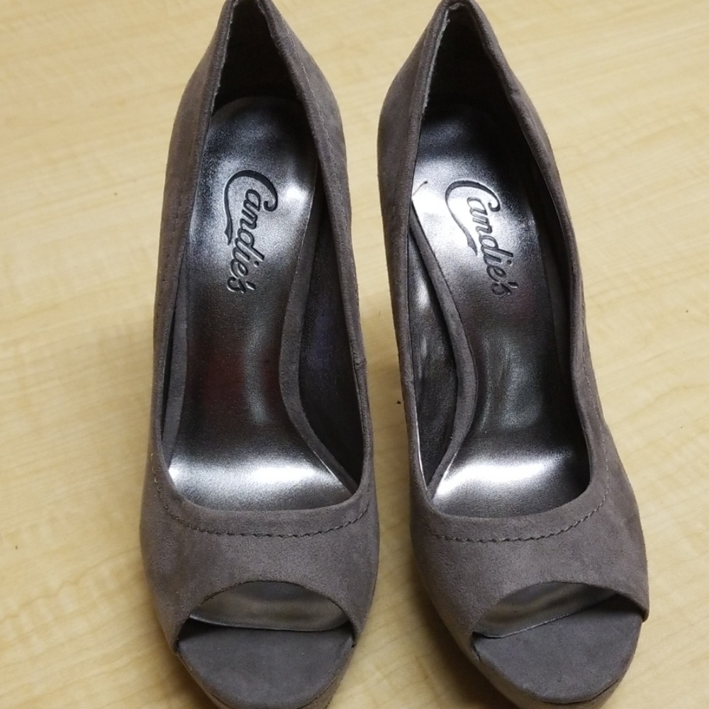 Ladies Brand New Candie's